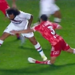 开云平台-对手膝盖被踩脱臼得休1年 马塞洛为何还赢得尊重？