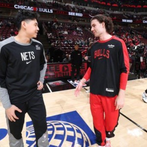 开云平台-小崔完成NBA生涯首个运动战进球！6投1中差距明显